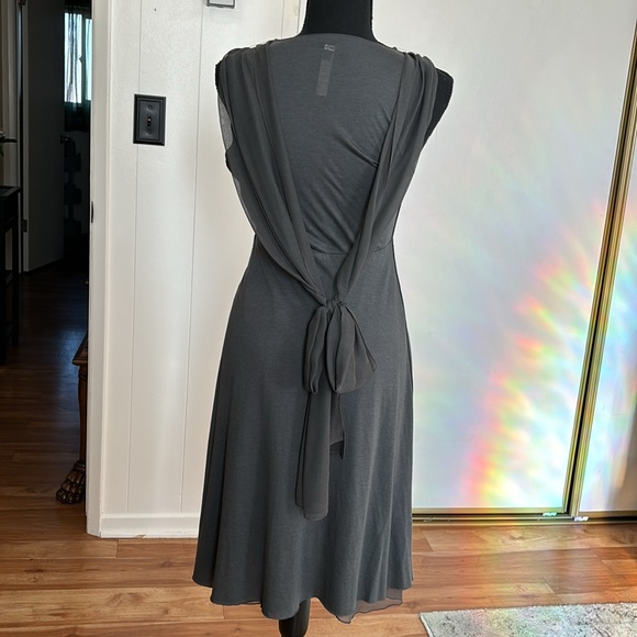 Woman’s RN Convertible Grey Midi Dress - Picture 3 of 5